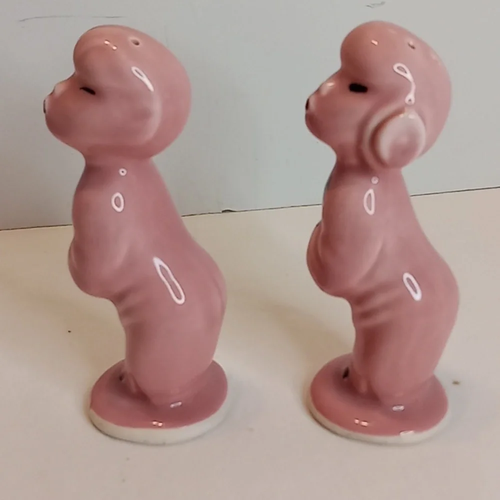 Vintage Kissing Couple Pink Glaze Salt And Pepper Shakers